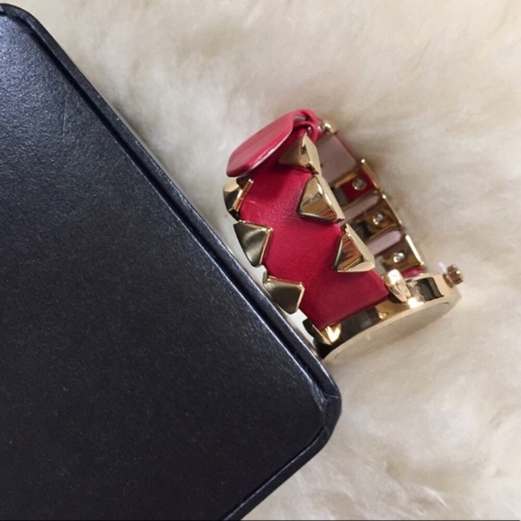 Steve Madden Arrow Design Red Leather Strap Watch - Picture 5 of 8